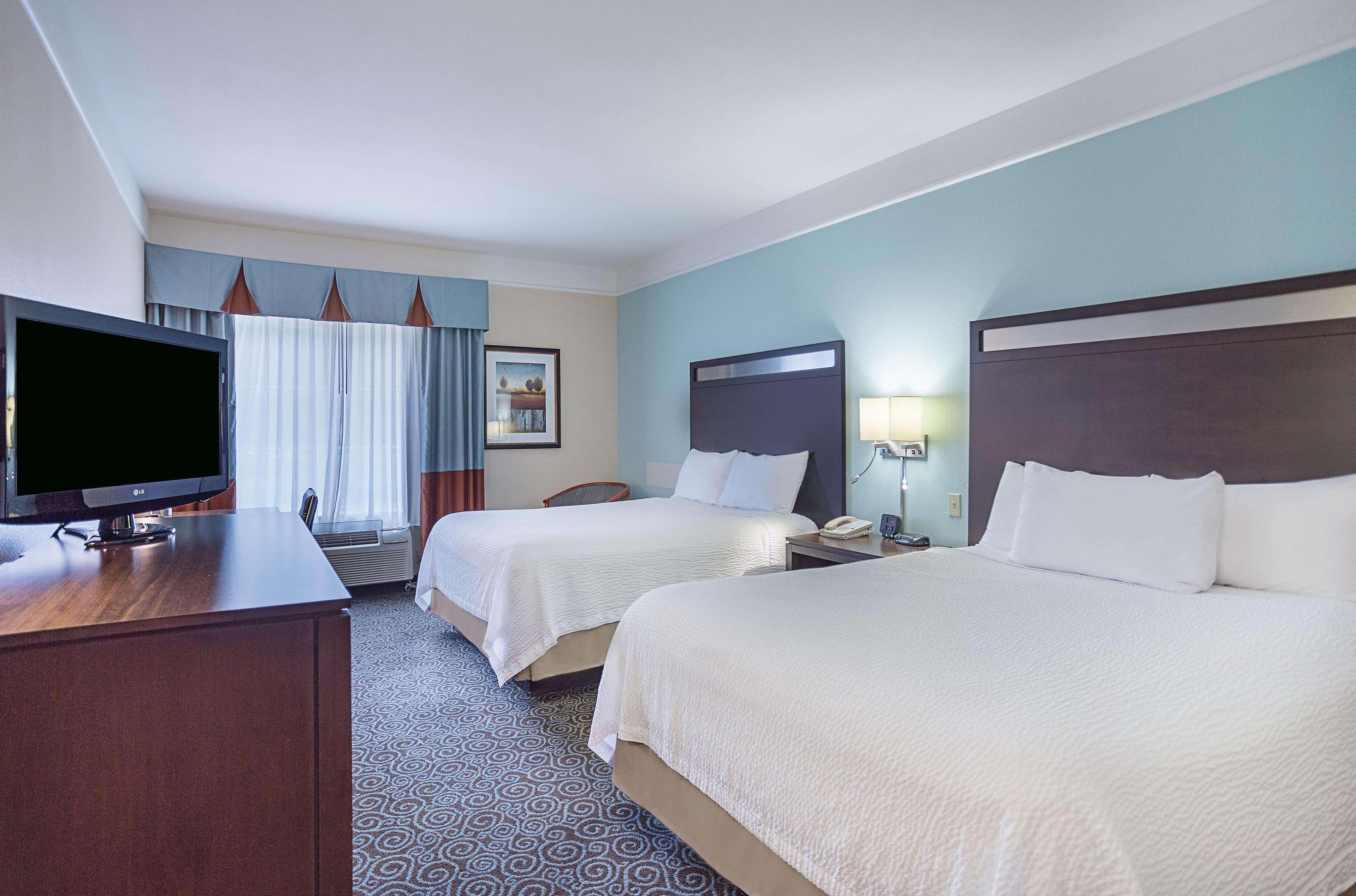 Spark By Hilton West Clay Road Hotel 3*