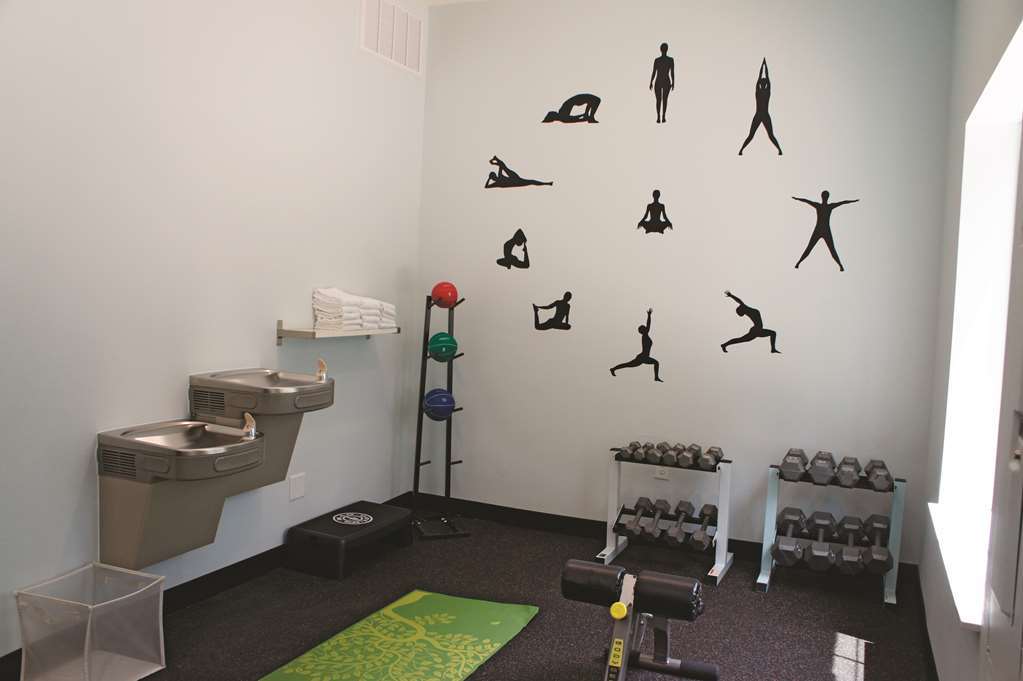 Hotel Spark By Hilton West Clay Road 3*