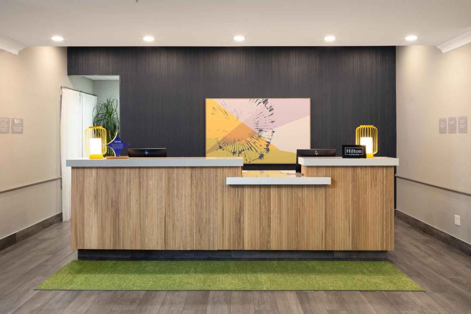 Hotel Spark By Hilton West Clay Road